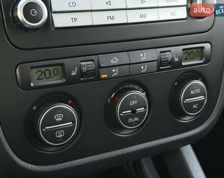 Черный Фольксваген Гольф, объемом двигателя 1.6 л и пробегом 182 тыс. км за 6350 $, фото 75 на Automoto.ua