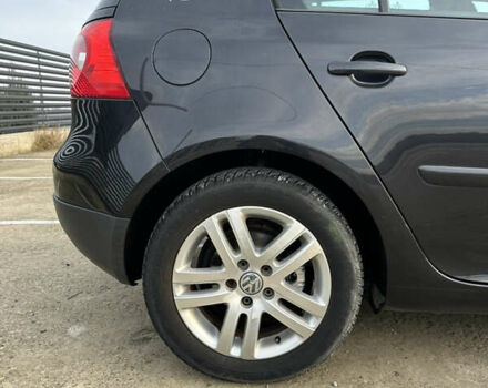 Черный Фольксваген Гольф, объемом двигателя 1.6 л и пробегом 227 тыс. км за 6299 $, фото 15 на Automoto.ua