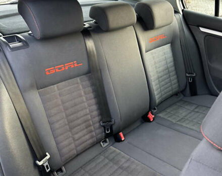 Черный Фольксваген Гольф, объемом двигателя 1.6 л и пробегом 232 тыс. км за 5750 $, фото 31 на Automoto.ua