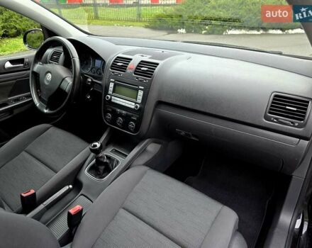 Чорний Фольксваген Гольф, об'ємом двигуна 1.6 л та пробігом 230 тис. км за 6450 $, фото 64 на Automoto.ua