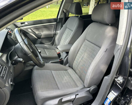 Чорний Фольксваген Гольф, об'ємом двигуна 1.6 л та пробігом 296 тис. км за 6499 $, фото 45 на Automoto.ua