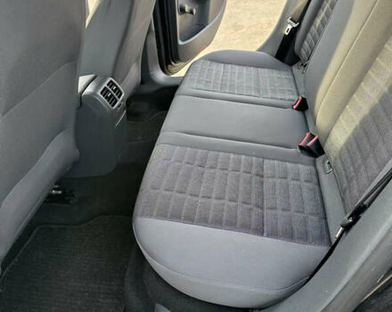 Черный Фольксваген Гольф, объемом двигателя 1.6 л и пробегом 227 тыс. км за 6299 $, фото 30 на Automoto.ua