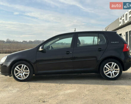 Черный Фольксваген Гольф, объемом двигателя 1.6 л и пробегом 227 тыс. км за 6299 $, фото 6 на Automoto.ua