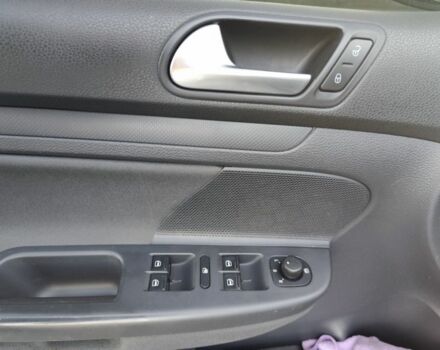 Черный Фольксваген Гольф, объемом двигателя 1.4 л и пробегом 260 тыс. км за 5400 $, фото 6 на Automoto.ua