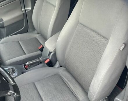 Черный Фольксваген Гольф, объемом двигателя 1.6 л и пробегом 324 тыс. км за 5500 $, фото 5 на Automoto.ua