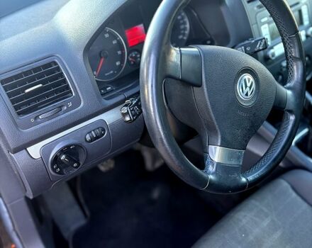 Черный Фольксваген Гольф, объемом двигателя 1.6 л и пробегом 205 тыс. км за 6100 $, фото 7 на Automoto.ua