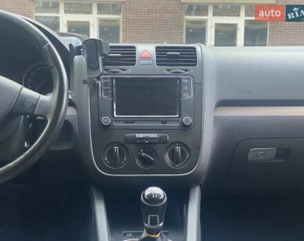 Черный Фольксваген Гольф, объемом двигателя 1.6 л и пробегом 262 тыс. км за 6100 $, фото 21 на Automoto.ua