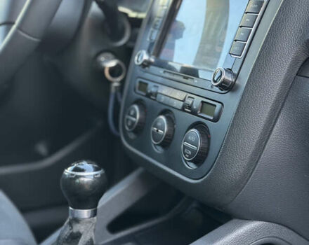 Черный Фольксваген Гольф, объемом двигателя 1.6 л и пробегом 260 тыс. км за 6100 $, фото 28 на Automoto.ua