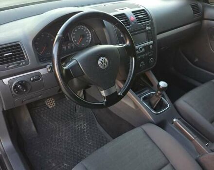 Черный Фольксваген Гольф, объемом двигателя 1.39 л и пробегом 220 тыс. км за 6400 $, фото 15 на Automoto.ua