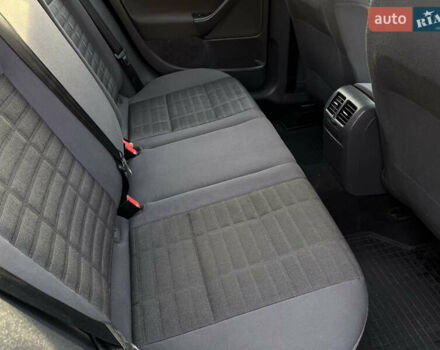 Черный Фольксваген Гольф, объемом двигателя 1.6 л и пробегом 235 тыс. км за 5899 $, фото 13 на Automoto.ua