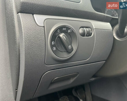 Черный Фольксваген Гольф, объемом двигателя 1.6 л и пробегом 253 тыс. км за 6250 $, фото 73 на Automoto.ua