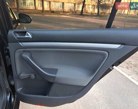 Черный Фольксваген Гольф, объемом двигателя 1.39 л и пробегом 220 тыс. км за 6400 $, фото 26 на Automoto.ua