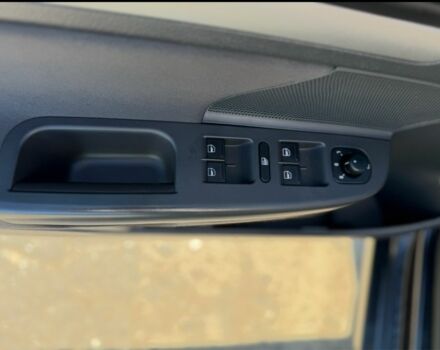 Черный Фольксваген Гольф, объемом двигателя 1.6 л и пробегом 191 тыс. км за 7900 $, фото 11 на Automoto.ua