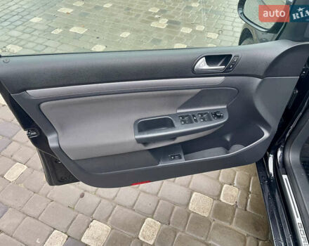 Чорний Фольксваген Гольф, об'ємом двигуна 1.6 л та пробігом 197 тис. км за 5850 $, фото 23 на Automoto.ua