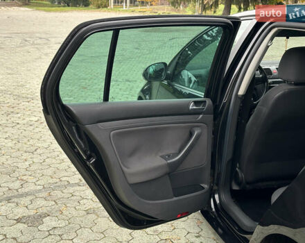 Черный Фольксваген Гольф, объемом двигателя 1.6 л и пробегом 250 тыс. км за 6100 $, фото 12 на Automoto.ua