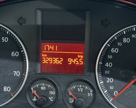 Черный Фольксваген Гольф, объемом двигателя 1.6 л и пробегом 329 тыс. км за 4300 $, фото 15 на Automoto.ua