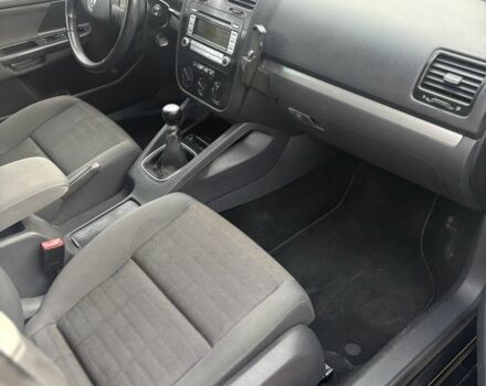 Черный Фольксваген Гольф, объемом двигателя 1.6 л и пробегом 215 тыс. км за 6500 $, фото 20 на Automoto.ua