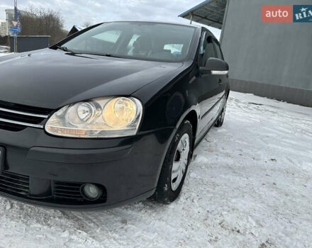 Черный Фольксваген Гольф, объемом двигателя 1.6 л и пробегом 329 тыс. км за 4450 $, фото 11 на Automoto.ua