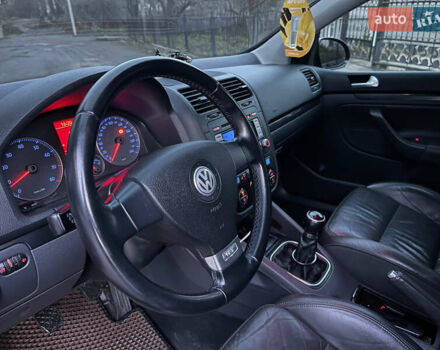 Черный Фольксваген Гольф, объемом двигателя 1.39 л и пробегом 183 тыс. км за 5450 $, фото 12 на Automoto.ua