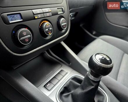 Чорний Фольксваген Гольф, об'ємом двигуна 1.6 л та пробігом 230 тис. км за 6450 $, фото 110 на Automoto.ua