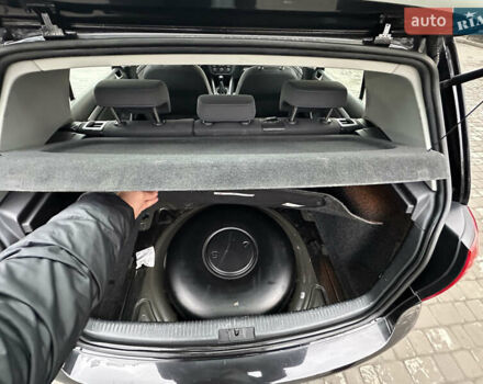 Черный Фольксваген Гольф, объемом двигателя 1.6 л и пробегом 213 тыс. км за 5850 $, фото 13 на Automoto.ua