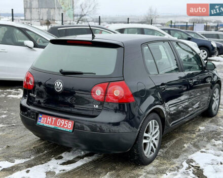 Черный Фольксваген Гольф, объемом двигателя 1.6 л и пробегом 265 тыс. км за 6350 $, фото 5 на Automoto.ua