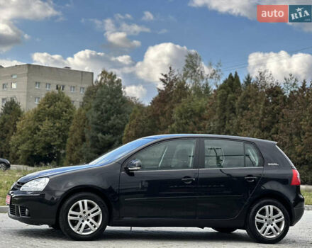 Черный Фольксваген Гольф, объемом двигателя 1.4 л и пробегом 191 тыс. км за 5500 $, фото 45 на Automoto.ua