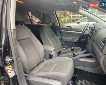 Черный Фольксваген Гольф, объемом двигателя 1.6 л и пробегом 262 тыс. км за 6100 $, фото 14 на Automoto.ua