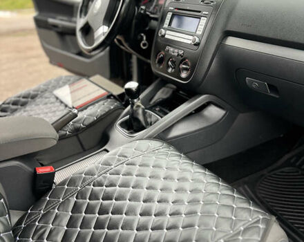 Черный Фольксваген Гольф, объемом двигателя 1.6 л и пробегом 245 тыс. км за 5700 $, фото 17 на Automoto.ua