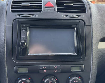 Черный Фольксваген Гольф, объемом двигателя 1.6 л и пробегом 280 тыс. км за 6300 $, фото 13 на Automoto.ua