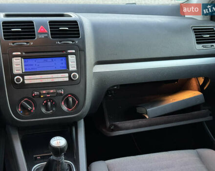 Черный Фольксваген Гольф, объемом двигателя 0 л и пробегом 269 тыс. км за 5500 $, фото 26 на Automoto.ua