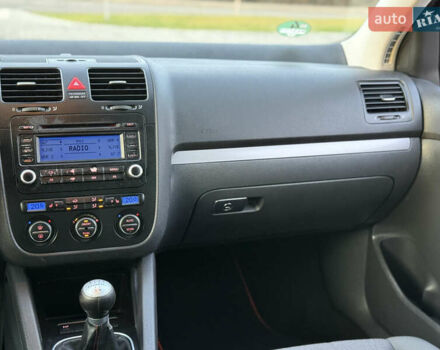 Чорний Фольксваген Гольф, об'ємом двигуна 1.6 л та пробігом 169 тис. км за 5999 $, фото 75 на Automoto.ua