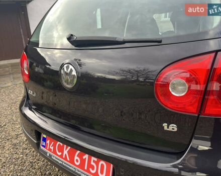 Черный Фольксваген Гольф, объемом двигателя 1.6 л и пробегом 253 тыс. км за 6250 $, фото 53 на Automoto.ua