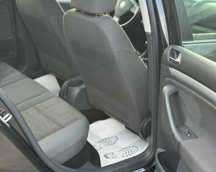 Черный Фольксваген Гольф, объемом двигателя 1.6 л и пробегом 232 тыс. км за 5750 $, фото 30 на Automoto.ua