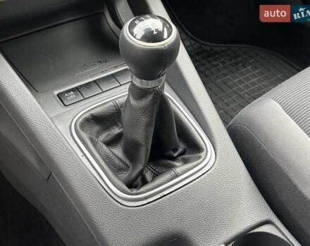 Черный Фольксваген Гольф, объемом двигателя 1.6 л и пробегом 196 тыс. км за 6200 $, фото 31 на Automoto.ua