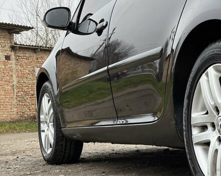 Черный Фольксваген Гольф, объемом двигателя 1.6 л и пробегом 245 тыс. км за 5700 $, фото 2 на Automoto.ua