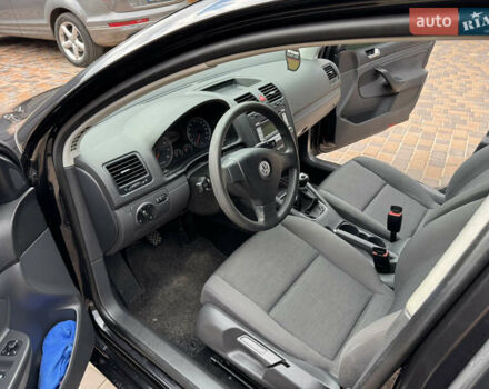 Черный Фольксваген Гольф, объемом двигателя 1.4 л и пробегом 246 тыс. км за 5600 $, фото 10 на Automoto.ua