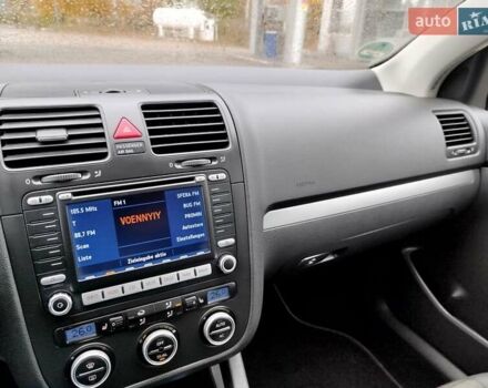 Черный Фольксваген Гольф, объемом двигателя 1.6 л и пробегом 205 тыс. км за 6200 $, фото 22 на Automoto.ua