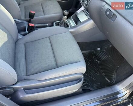 Черный Фольксваген Гольф, объемом двигателя 1.6 л и пробегом 280 тыс. км за 4550 $, фото 5 на Automoto.ua