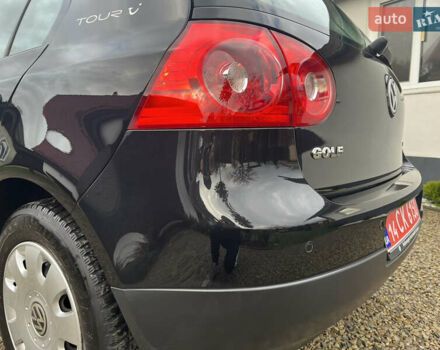 Черный Фольксваген Гольф, объемом двигателя 1.6 л и пробегом 253 тыс. км за 6250 $, фото 38 на Automoto.ua