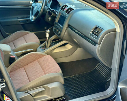 Черный Фольксваген Гольф, объемом двигателя 1.4 л и пробегом 171 тыс. км за 7500 $, фото 13 на Automoto.ua