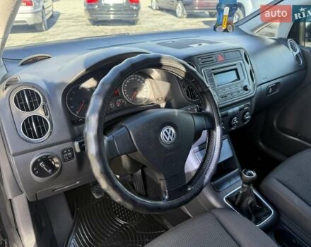 Черный Фольксваген Гольф, объемом двигателя 1.6 л и пробегом 280 тыс. км за 4950 $, фото 14 на Automoto.ua