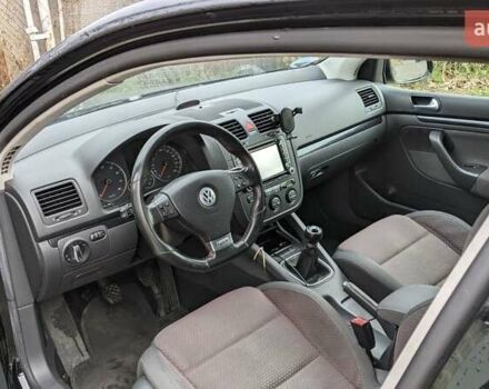 Черный Фольксваген Гольф, объемом двигателя 1.4 л и пробегом 230 тыс. км за 6500 $, фото 14 на Automoto.ua