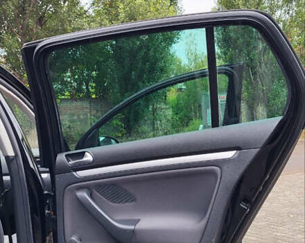 Черный Фольксваген Гольф, объемом двигателя 1.6 л и пробегом 237 тыс. км за 6500 $, фото 24 на Automoto.ua