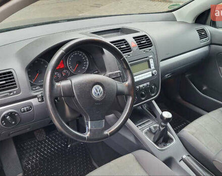 Черный Фольксваген Гольф, объемом двигателя 1.6 л и пробегом 237 тыс. км за 6500 $, фото 20 на Automoto.ua