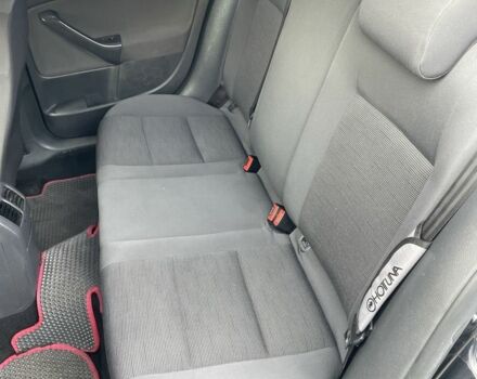 Черный Фольксваген Гольф, объемом двигателя 1.6 л и пробегом 324 тыс. км за 5500 $, фото 4 на Automoto.ua