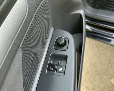 Черный Фольксваген Гольф, объемом двигателя 1.6 л и пробегом 227 тыс. км за 6299 $, фото 32 на Automoto.ua