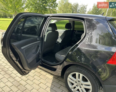 Чорний Фольксваген Гольф, об'ємом двигуна 1.6 л та пробігом 296 тис. км за 6499 $, фото 24 на Automoto.ua