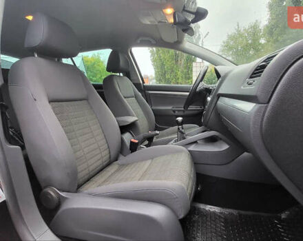 Черный Фольксваген Гольф, объемом двигателя 1.6 л и пробегом 237 тыс. км за 6500 $, фото 41 на Automoto.ua