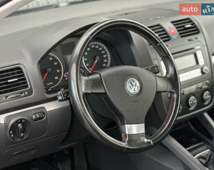 Черный Фольксваген Гольф, объемом двигателя 1.4 л и пробегом 191 тыс. км за 5500 $, фото 11 на Automoto.ua